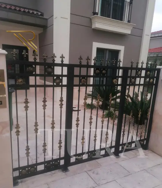 Ferforje villa kapıları