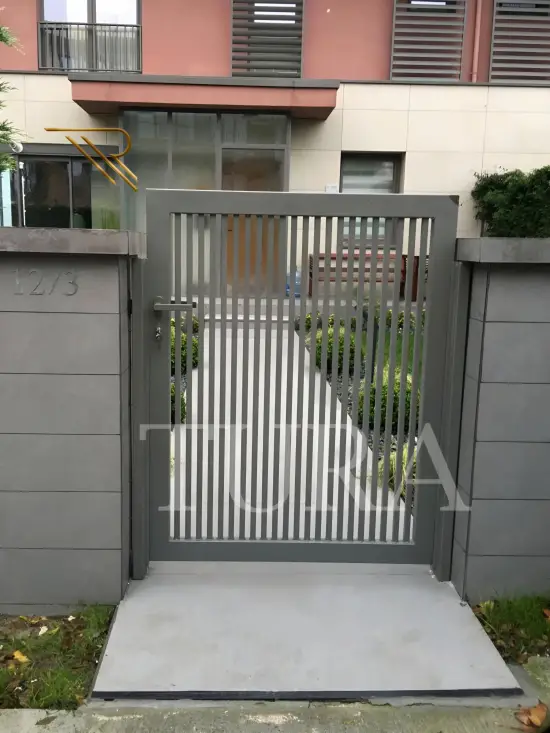 Bahçe kapısı 