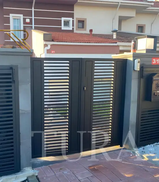 Modern villa kapıları