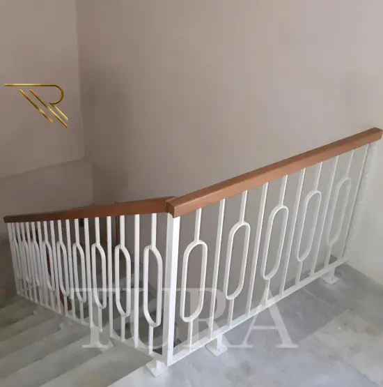 Modern merdiven korkuluk