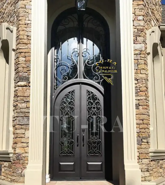 Villa kapısı
