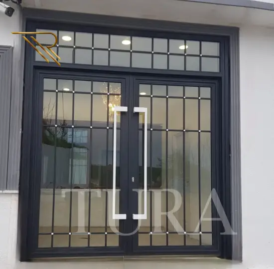 Apartman kapıları