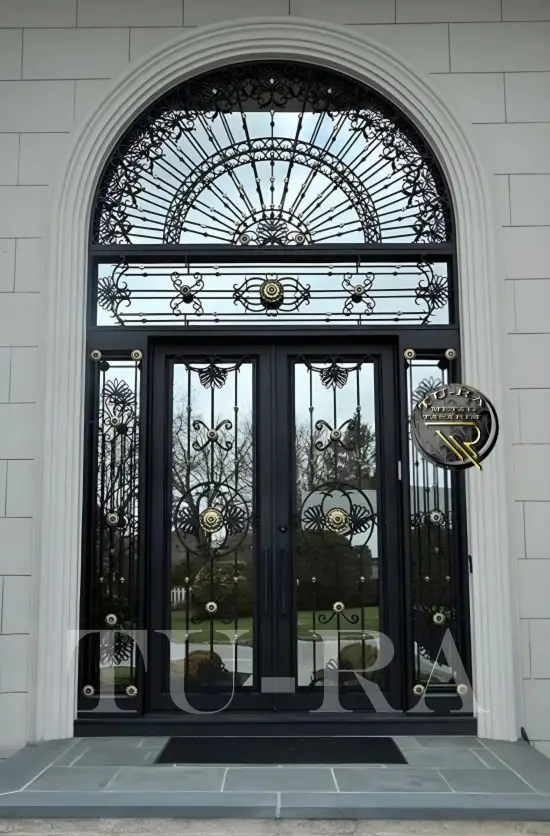 Villa kapısı
