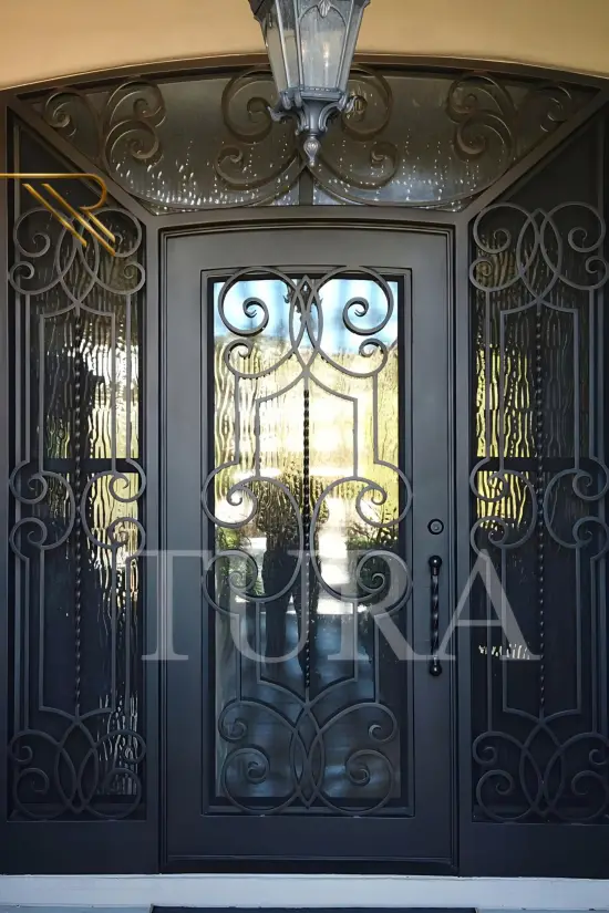 Villa kapısı