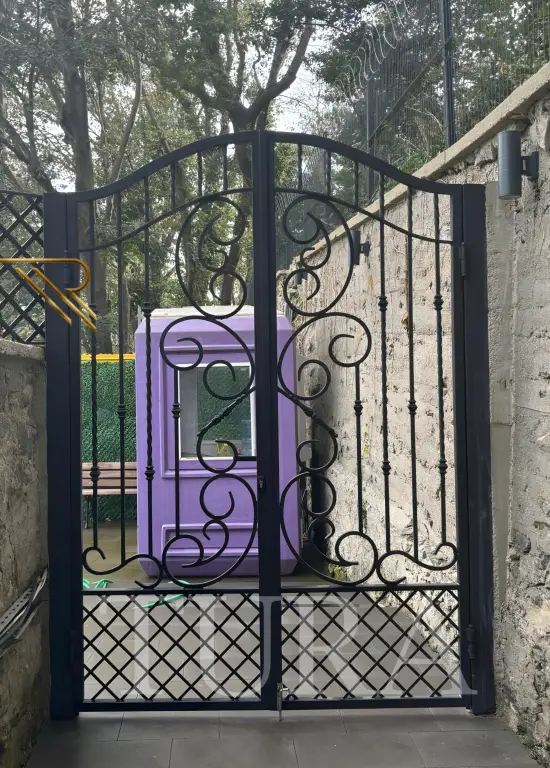 Bahçe kapısı 