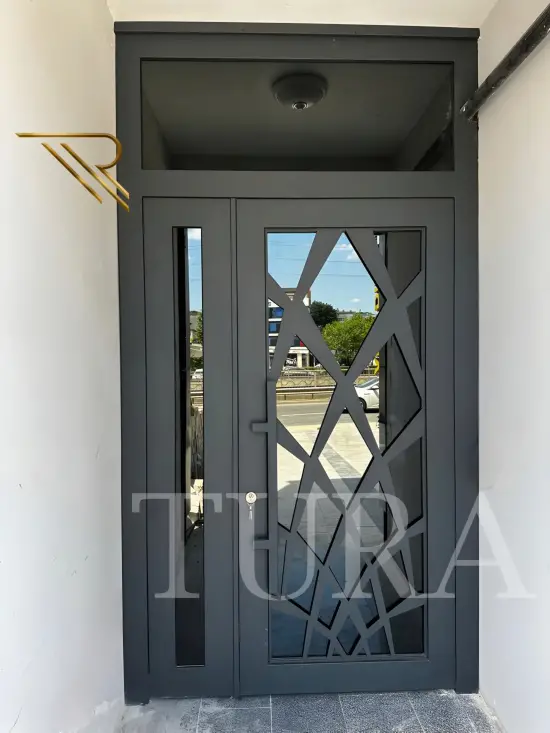 Apartman kapısı 