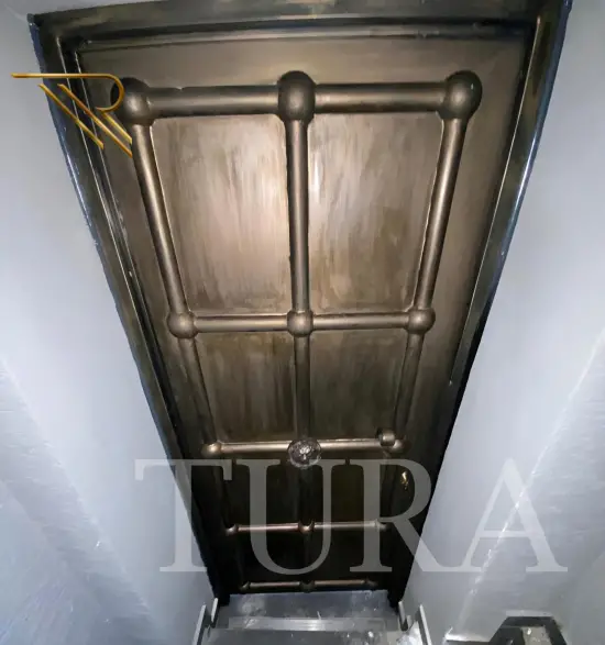 Apartman kapıları