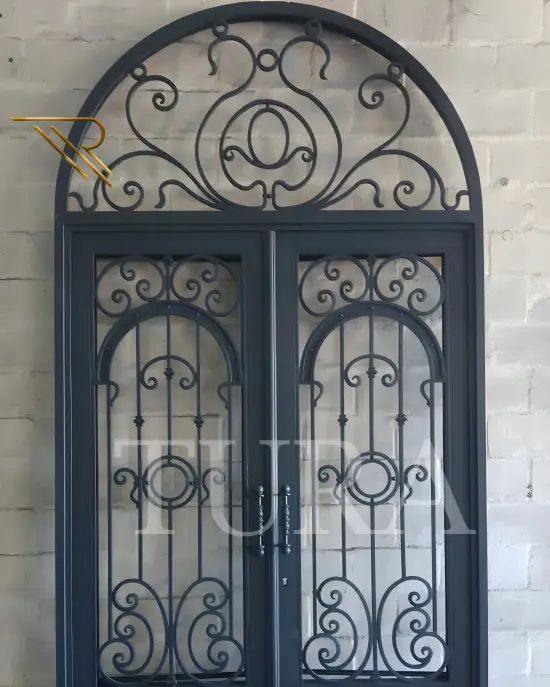 Apartman kapıları