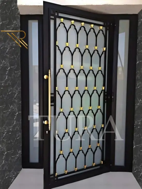 Apartman kapıları