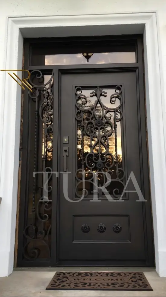 Apartman kapıları