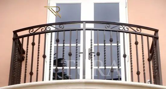 Balkon korkulukları